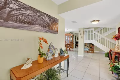 15672 SW 91st Ln, Miami, FL 33196 - Photo 9