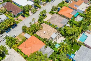 8927 Hawthorne Ave, Surfside, FL 33154 - Photo 31