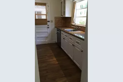 8927 Hawthorne Ave, Surfside, FL 33154 - Photo 23