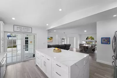 7827 NW 166th Ter, Miami Lakes, FL 33016 - Photo 5