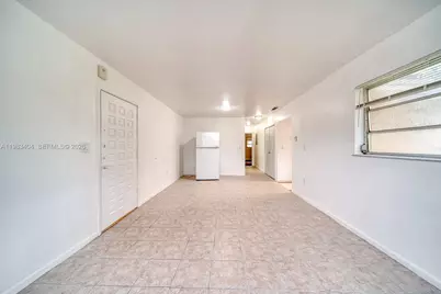 300 NE 143rd St #306, Miami, FL 33161 - Photo 5