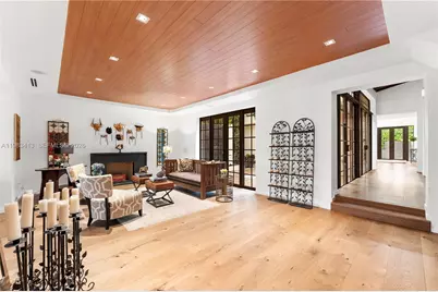 1277 N Venetian Way, Miami, FL 33139 - Photo 17