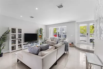 6440 NW 103rd Psge, Doral, FL 33178 - Photo 7