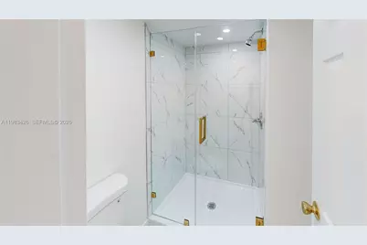 6610 E Miami Lakes Dr, Miami Lakes, FL 33014 - Photo 35