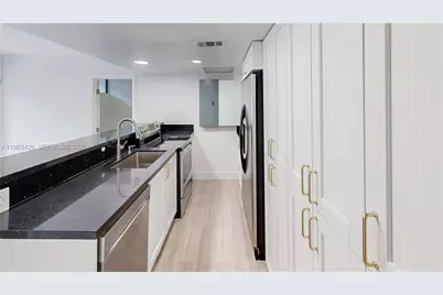 6610 E Miami Lakes Dr, Miami Lakes, FL 33014 - Photo 21