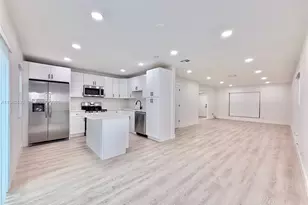 404 Sandtree Dr, Palm Beach Gardens, FL 33403 - Photo 7