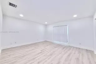 404 Sandtree Dr, Palm Beach Gardens, FL 33403 - Photo 13