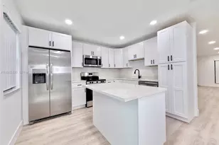 404 Sandtree Dr, Palm Beach Gardens, FL 33403 - Photo 9