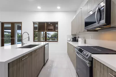 4335 SW 174th Ave, Miramar, FL 33029 - Photo 9