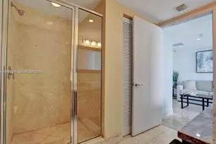 185 SW 7th St, Miami, FL 33130 - Photo 25