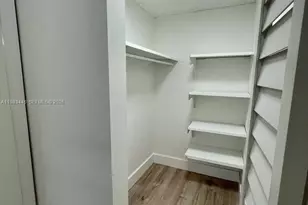 4725 NW 7th St, Miami, FL 33126 - Photo 9