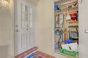 339 Pine Ridge Cir, Greenacres, FL 33463 - Photo 27