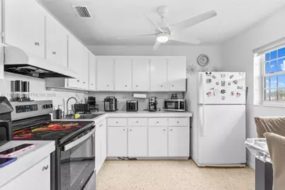 20 W 37th St, Hialeah, FL 33012 - Photo 47