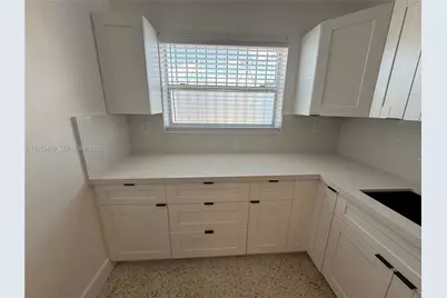 20 W 37th St, Hialeah, FL 33012 - Photo 17