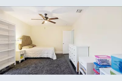 1646 Victoria Pointe Ln, Weston, FL 33327 - Photo 43