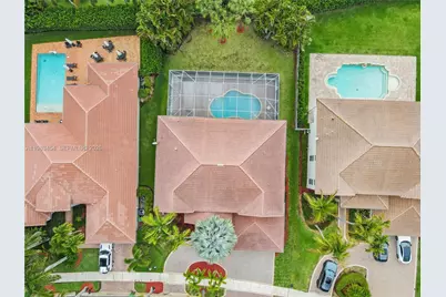 1646 Victoria Pointe Ln, Weston, FL 33327 - Photo 49