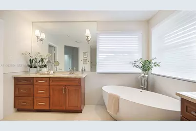 1646 Victoria Pointe Ln, Weston, FL 33327 - Photo 33