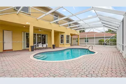1646 Victoria Pointe Ln, Weston, FL 33327 - Photo 49