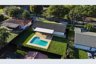 14515 Mahogany Ct, Miami Lakes, FL 33014 - Photo 35