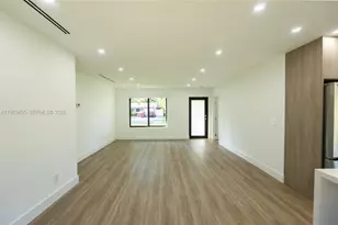 14515 Mahogany Ct, Miami Lakes, FL 33014 - Photo 5