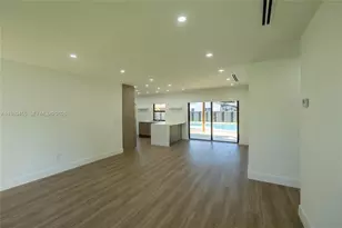 14515 Mahogany Ct, Miami Lakes, FL 33014 - Photo 13
