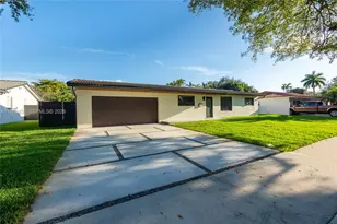 14515 Mahogany Ct, Miami Lakes, FL 33014 - Photo 5