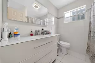 7777 Fairway Blvd, Miramar, FL 33023 - Photo 15