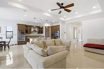 1296 SW 113th Way, Pembroke Pines, FL 33025 - Photo 25