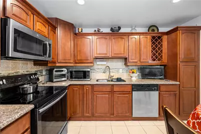 13329 SW 113th Pl, Miami, FL 33176 - Photo 11