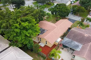 8915 NW 26th Ct, Coral Springs, FL 33065 - Photo 23