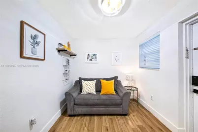 237 38th St #4, Miami Beach, FL 33140 - Photo 9