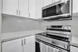 6405 SW 152nd Cir Pl, Miami, FL 33193 - Photo 5