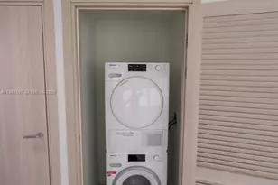 1000 Brickell Plaza, Miami, FL 33131 - Photo 11