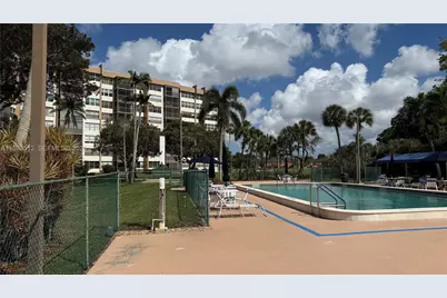 1200 Saint Charles Pl #420, Pembroke Pines, FL 33026 - Photo 13