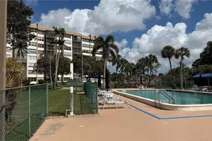 1200 St Charles Pl, Pembroke Pines, FL 33026 - Photo 13