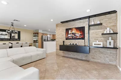 2485 NE 214th St, Miami, FL 33180 - Photo 7