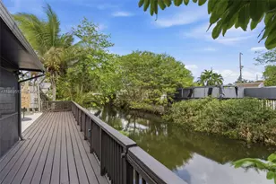 2485 NE 214th St, Miami, FL 33180 - Photo 43