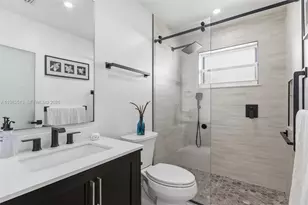 2485 NE 214th St, Miami, FL 33180 - Photo 5