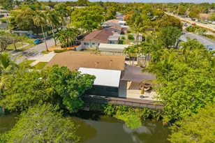 2485 NE 214th St, Miami, FL 33180 - Photo 57