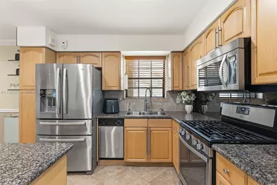 2485 NE 214th St, Miami, FL 33180 - Photo 15