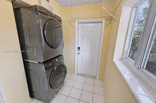 1772 NW 39th St, Oakland Park, FL 33309 - Photo 25