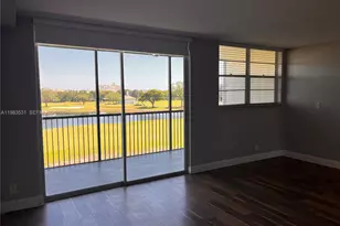 3100 W Rolling Hills Cir, Davie, FL 33328 - Photo 9