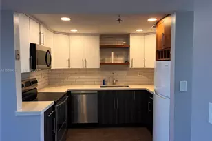 3100 W Rolling Hills Cir, Davie, FL 33328 - Photo 5