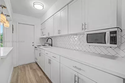 60 NW 79th St #10, Miami, FL 33150 - Photo 5