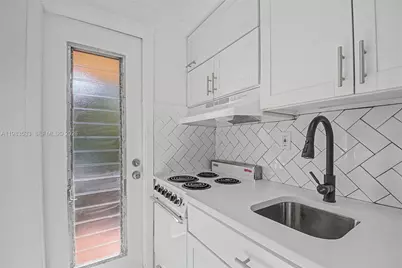 60 NW 79th St #10, Miami, FL 33150 - Photo 19