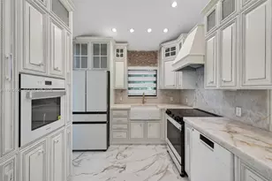 941 NE 119th St, Biscayne Park, FL 33161 - Photo 15