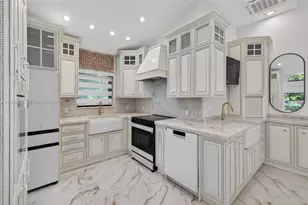 941 NE 119th St, Biscayne Park, FL 33161 - Photo 21