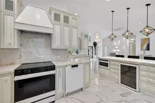 941 NE 119th St, Biscayne Park, FL 33161 - Photo 25
