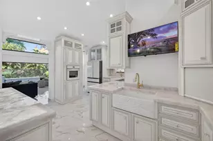 941 NE 119th St, Biscayne Park, FL 33161 - Photo 13