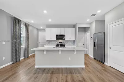 5610 SE Edgewater Cir, Stuart, FL 34997 - Photo 13